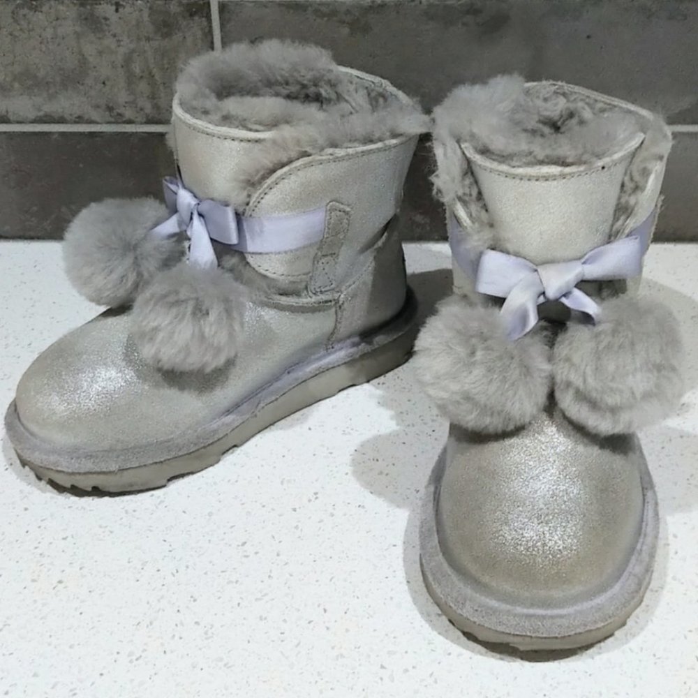 UGG K Gita Metallic Pull-On Boot - Silver - Picture 2 of 9